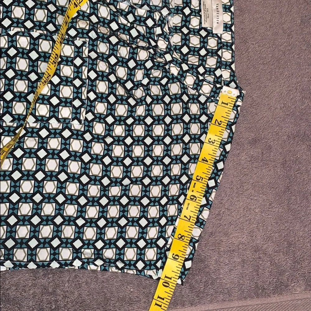 Plus Size Top - Picture 6 of 7